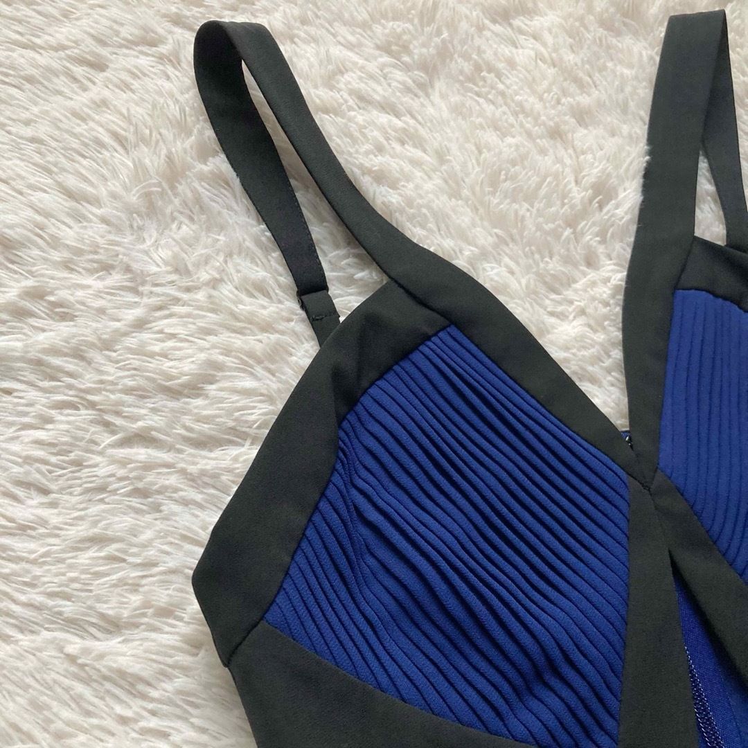 美品 BCBGMAXAZRIA バイカラープリーツドレス フレア Aライン お腹見せ