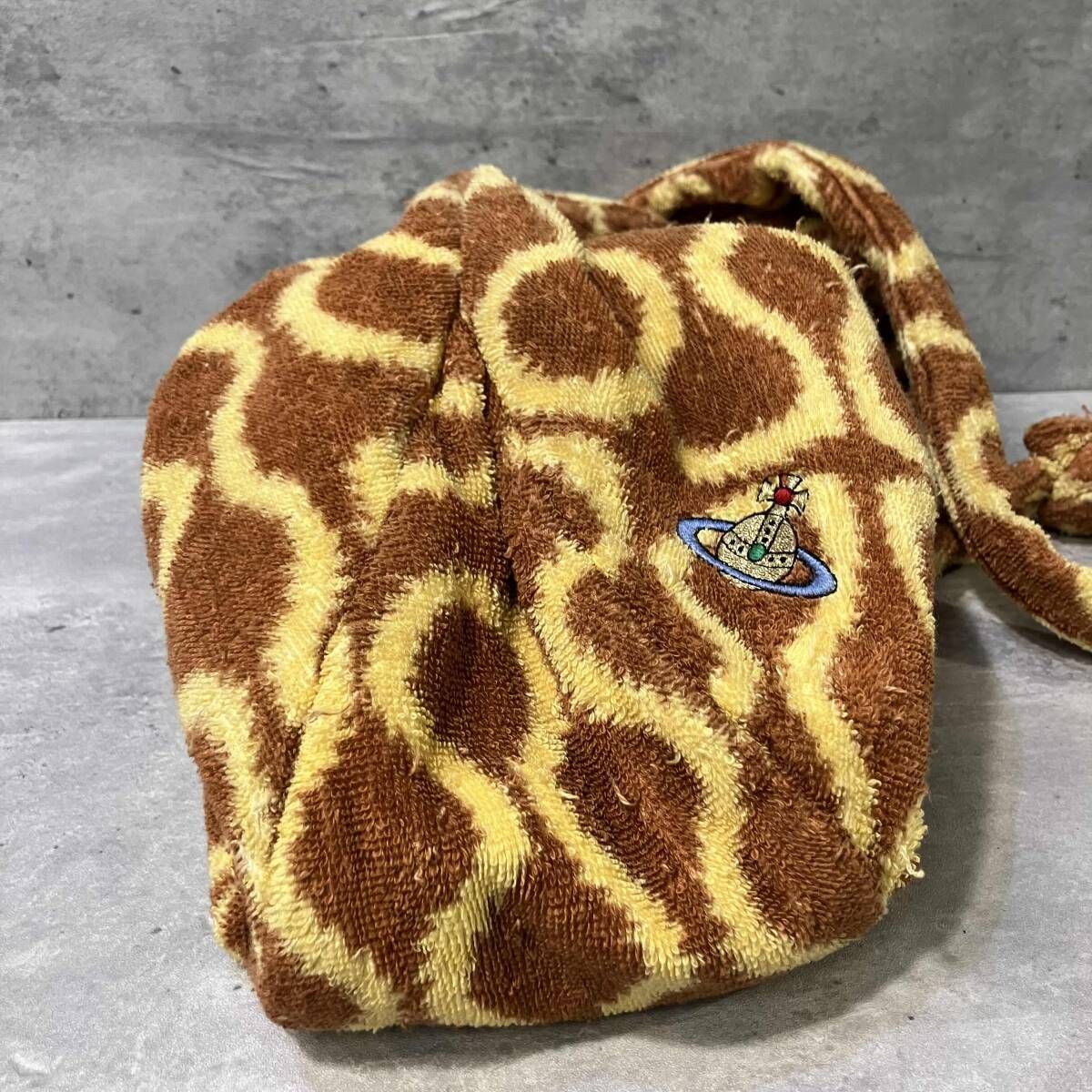 イエロー ブラウン