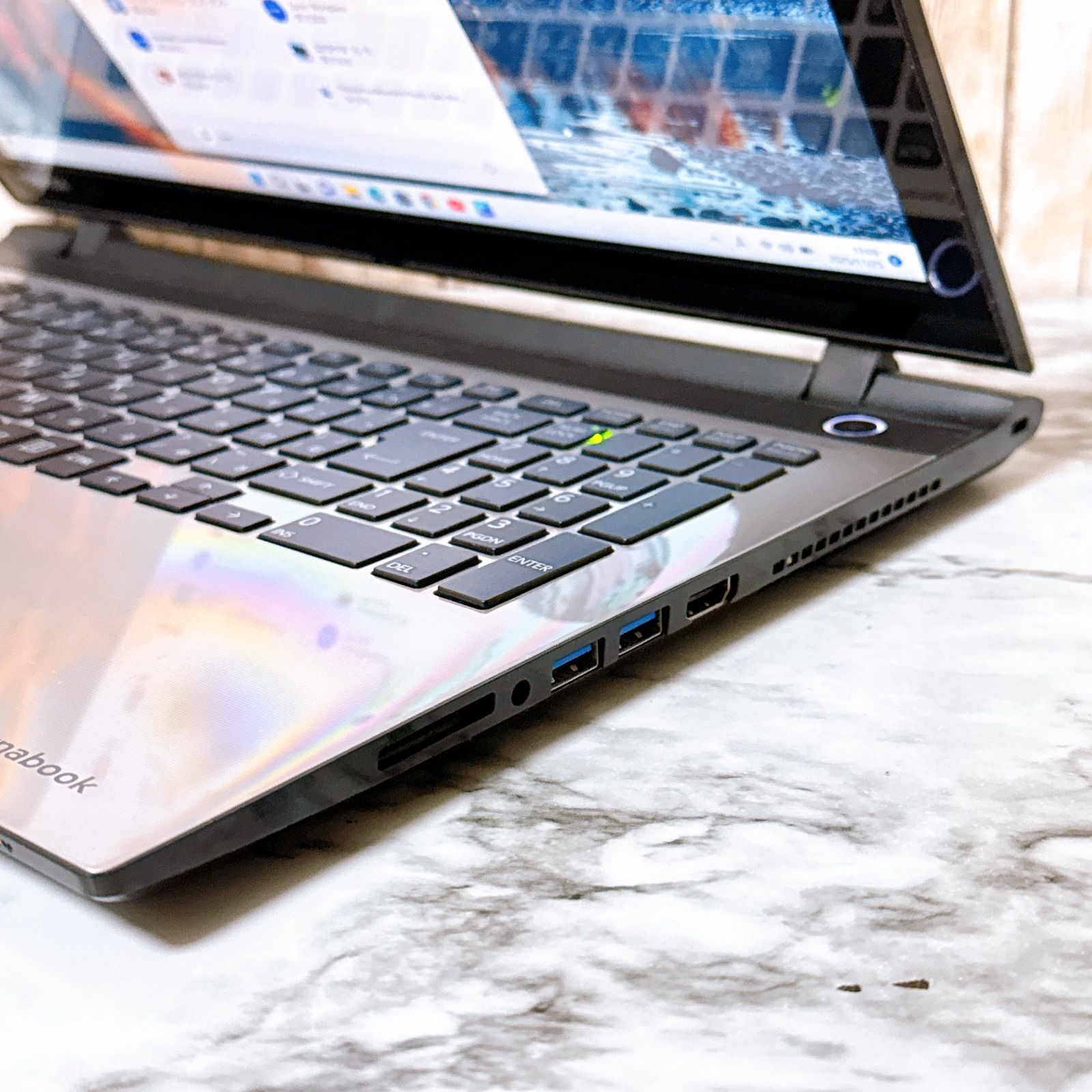 1台限定✨高性能i7＆爆速SSD/メモリ8GB✨カメラ付き タッチパネル液晶