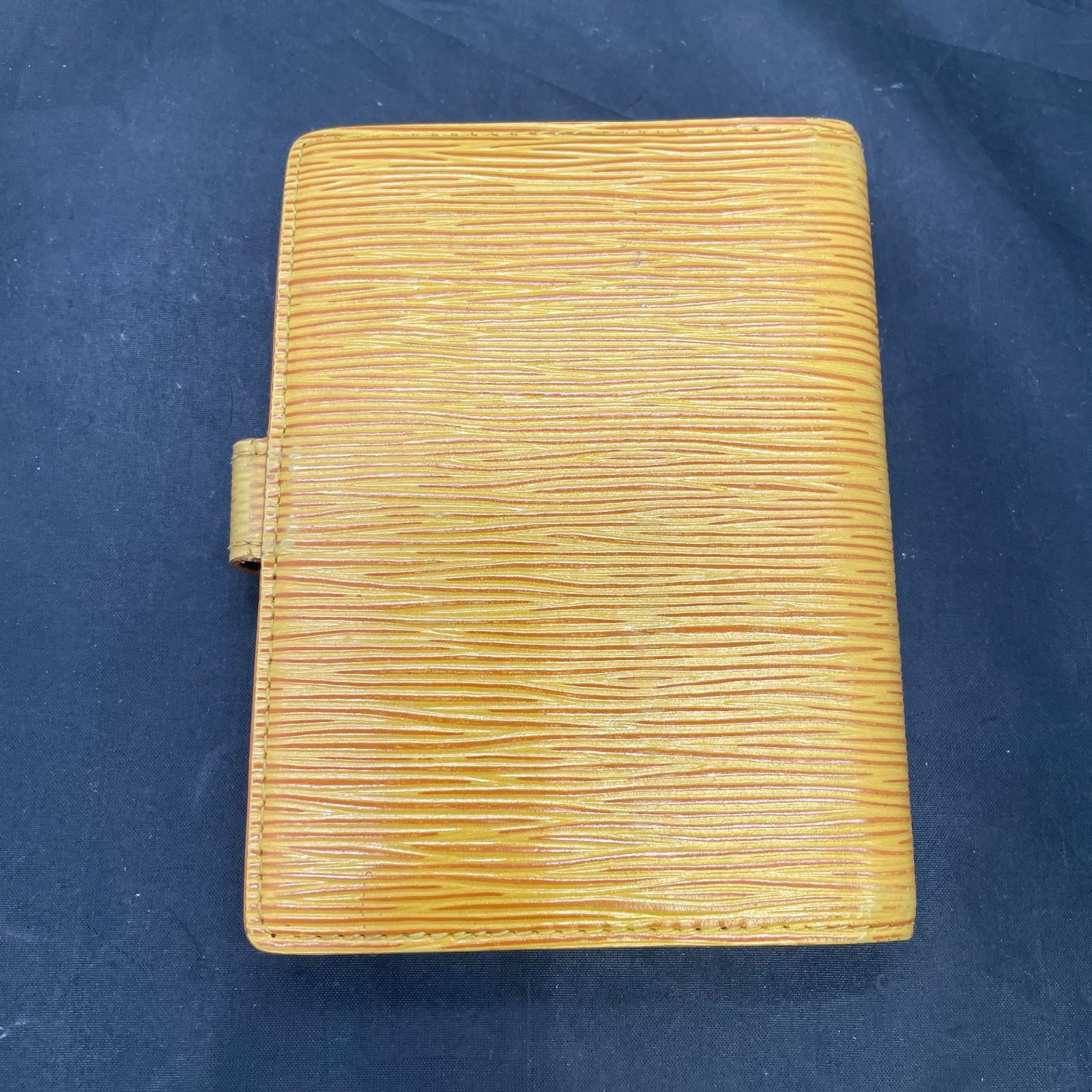 ルイヴィトン エピ アジェンダ