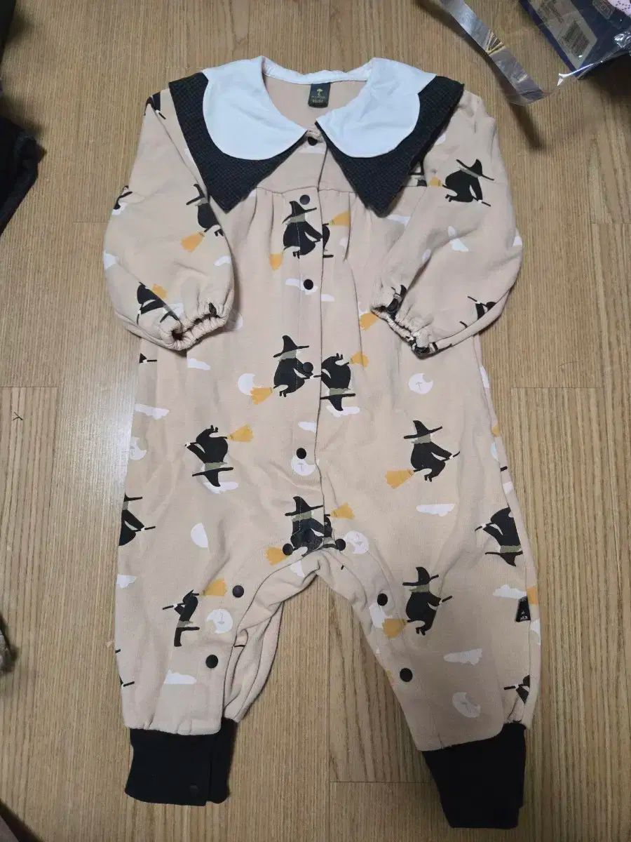 モイモルン 宇宙服 90 おしゃれな子供服 moimoln（モイモルン） 公式Online Store レギンス付きシアースカート | おしゃれな子供服 moimoln（モイモルン