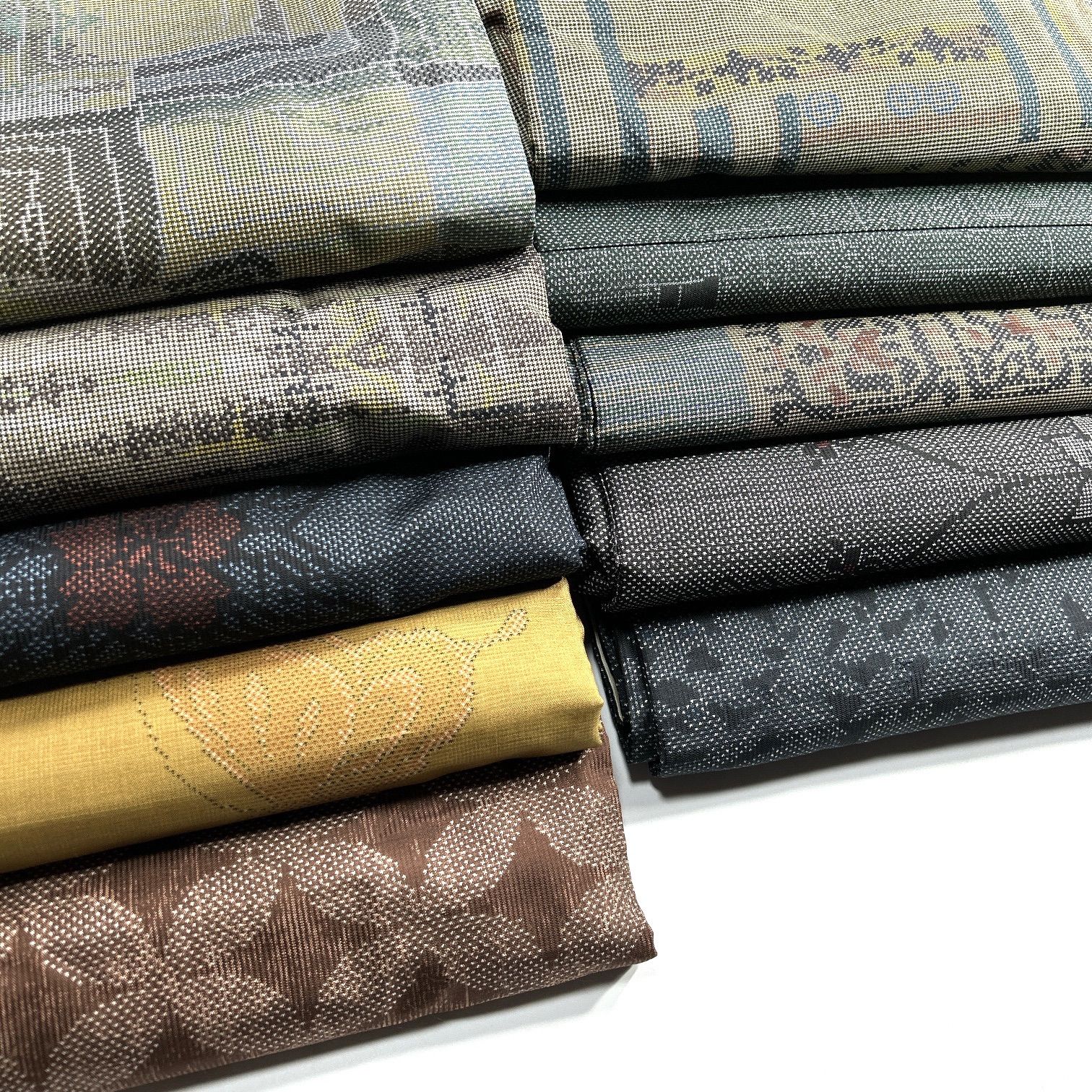 大島紬まとめ売り10枚セット　リメイク素材用 大島紬 10枚 正絹 着物まとめ売り 同梱購入歓迎 リメイク用 着付け練習