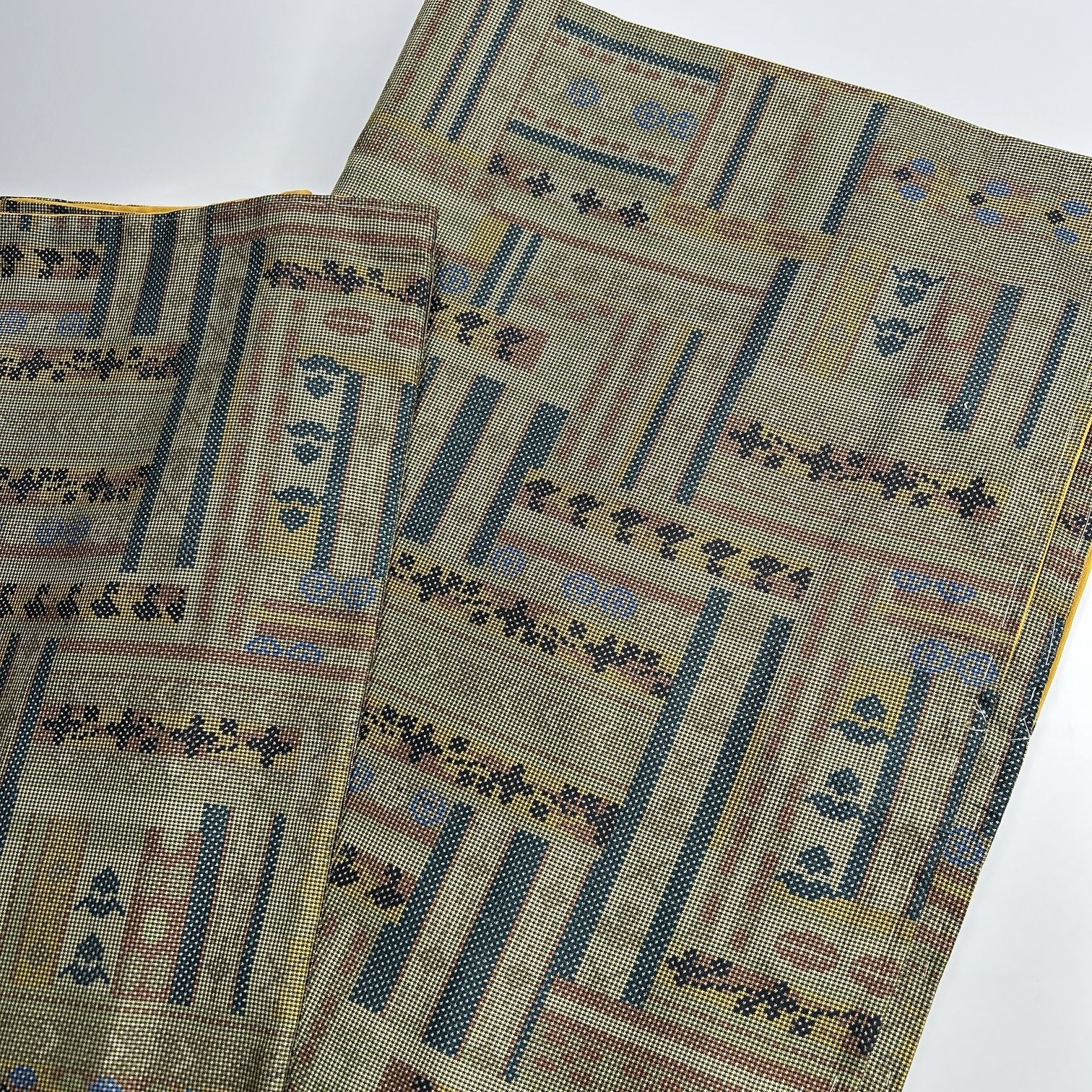 大島紬まとめ売り10枚セット　リメイク素材用 大島紬 10枚 正絹 着物まとめ売り 同梱購入歓迎 リメイク用 着付け練習