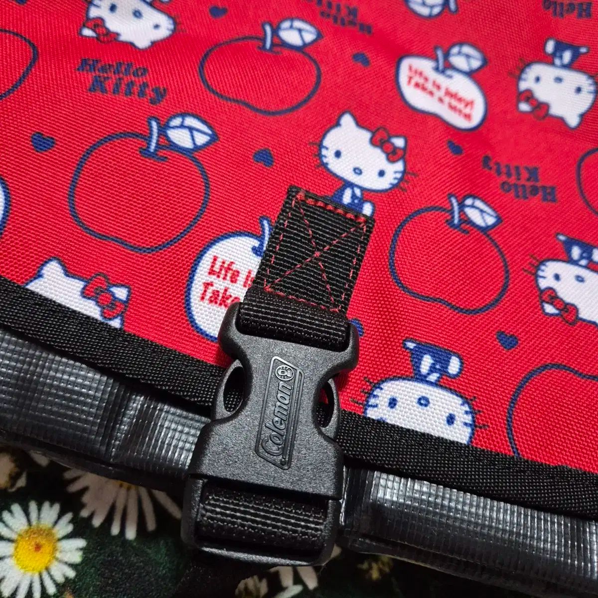 コールマン コラボ ハローキティ 09年 メッセンジャーバッグ