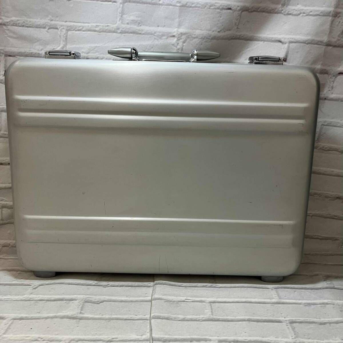 ZERO HALLIBURTON ゼロハリバートン ブリーフケース シルバー