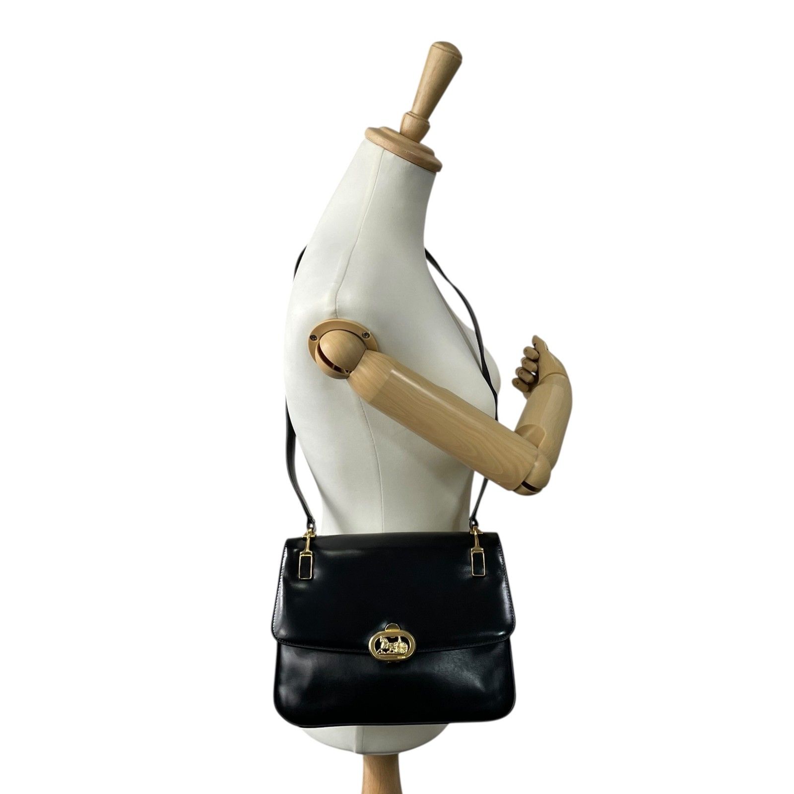 美品 CELINE セリーヌ ショルダーバッグ 黒 ブラック レザー 馬車金具