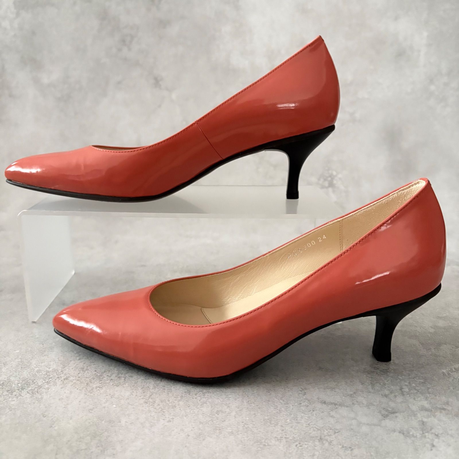 YOSHITO ヨシト　スエード 赤　パンプス　5cm 低めヒール　24cm YOSHITO ヨシト スエード 赤 パンプス 5cm 低めヒール 24cm YOSHITO