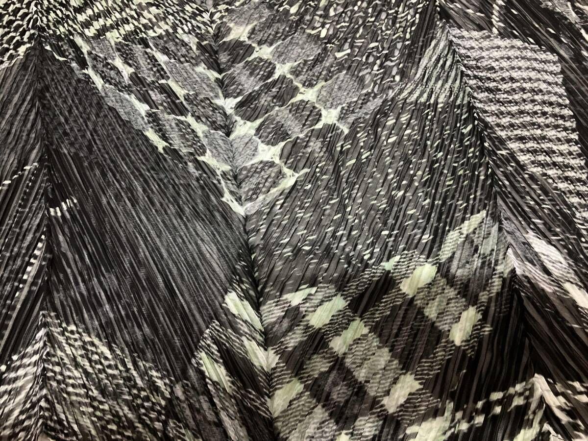  PLEATS PLEASE ISSEY MIYAKE プリーツプリーズ イッセイミヤケ 総柄 プリーツストール ブラック その他 小物