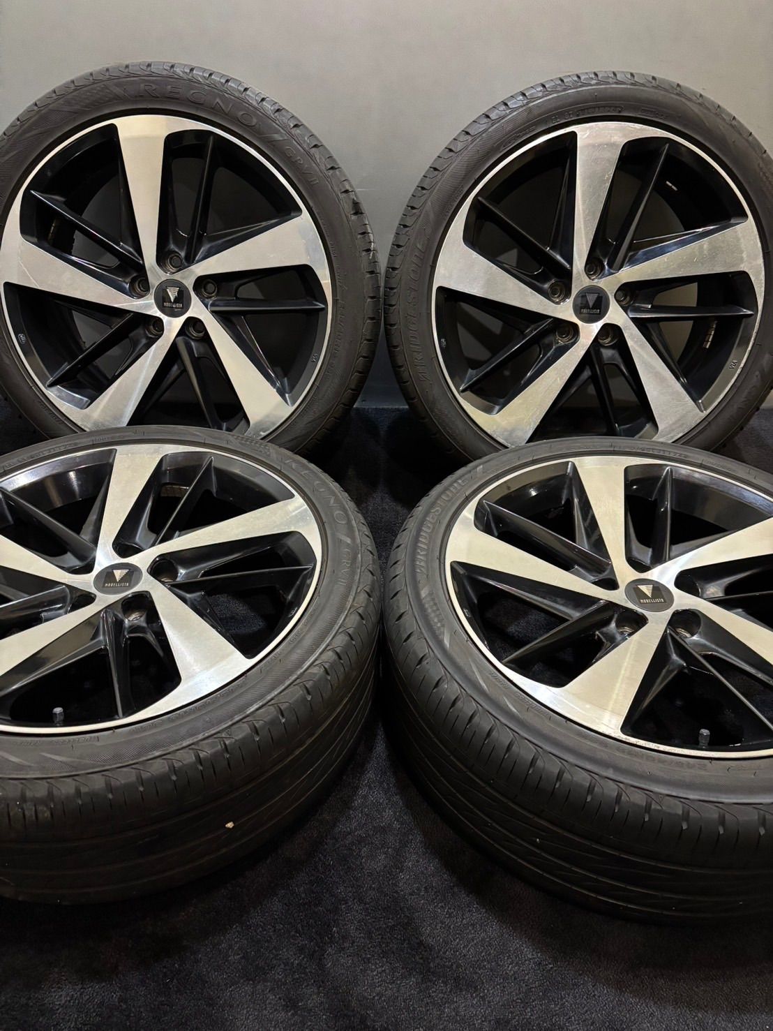 245 40 R 19 REGNO GRVⅡ トヨタ 19インチ 8 J 38 114 3 5 H 夏タイヤ 4本 アルファード 南6 K 878