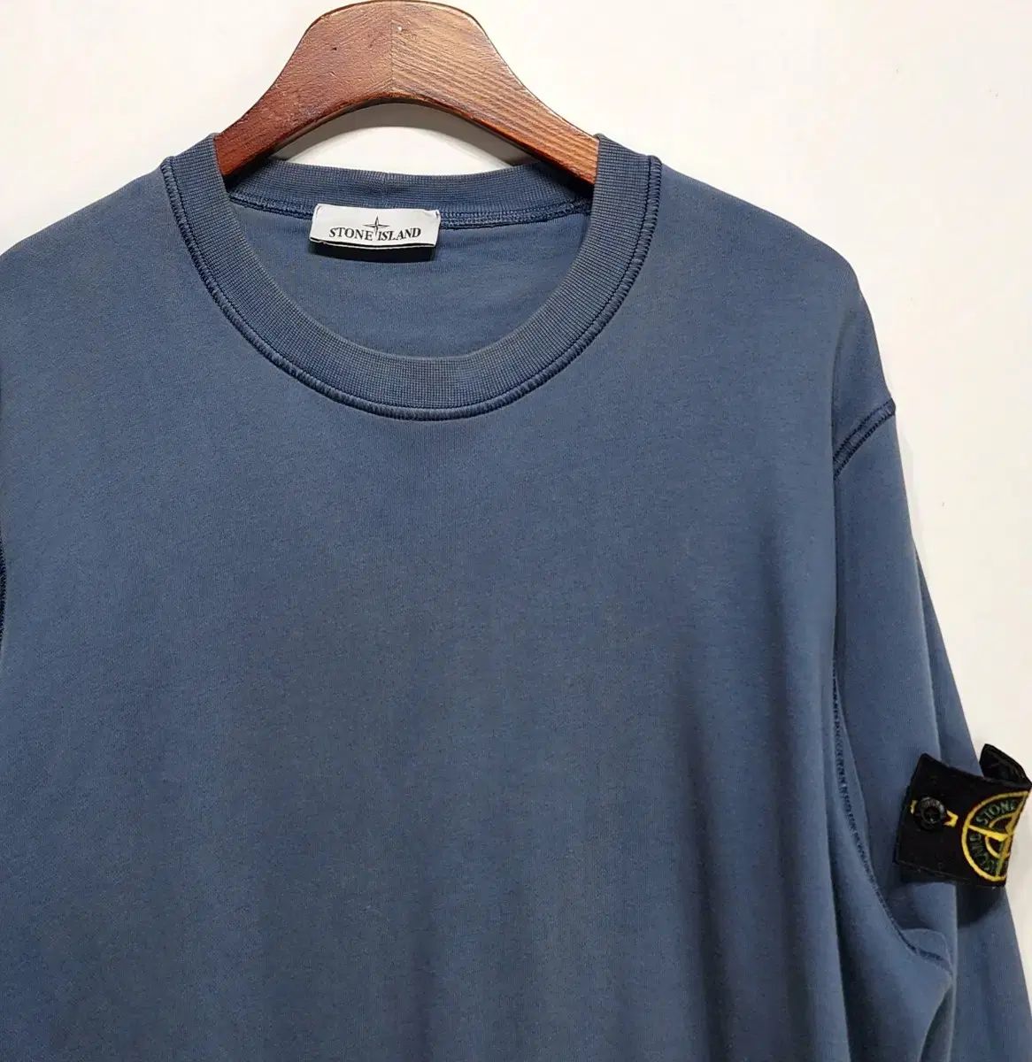 ストーンアイランド STONE ISLAND トップ スウェットシャツ ライト