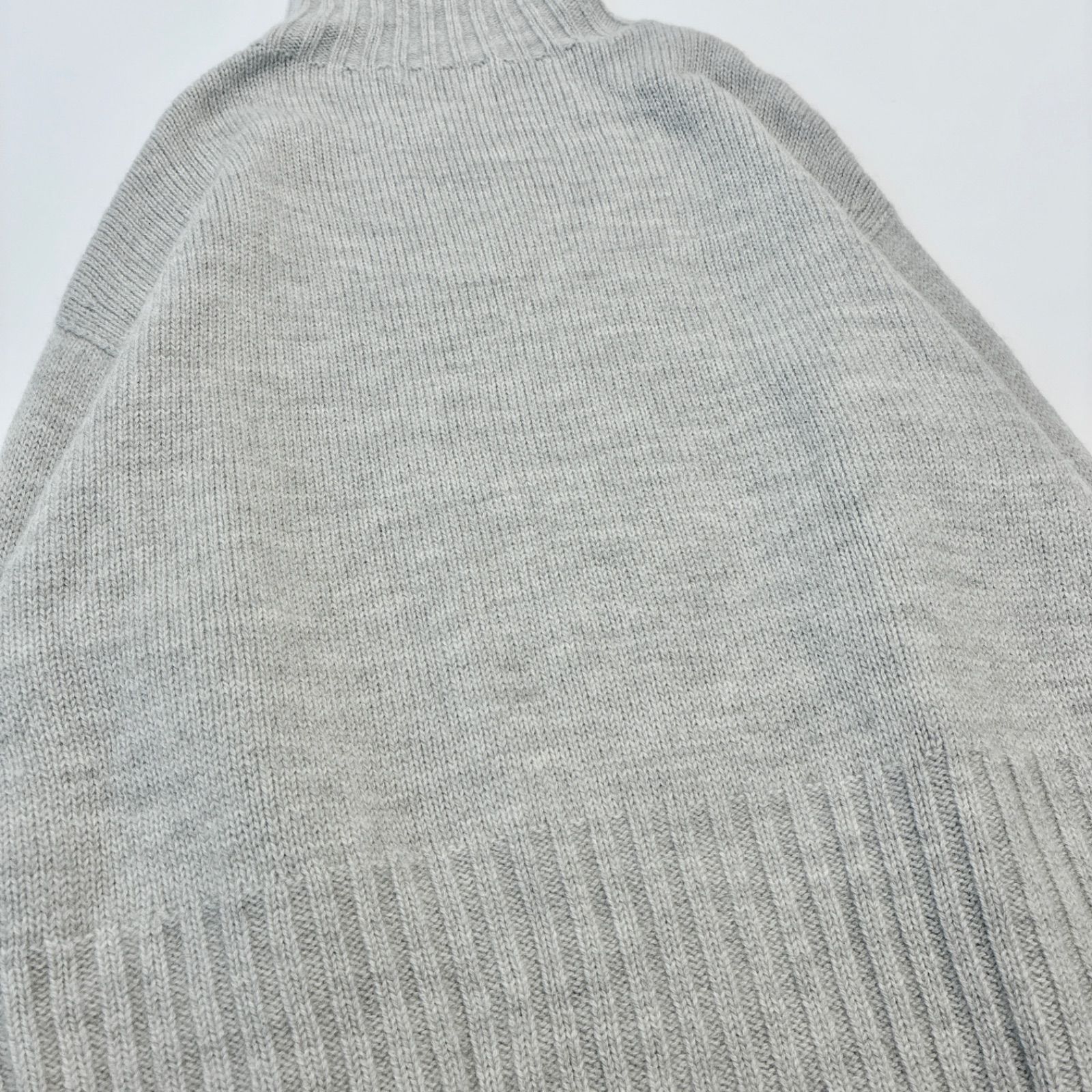 ニュアンスタートルプルオーバー グレー