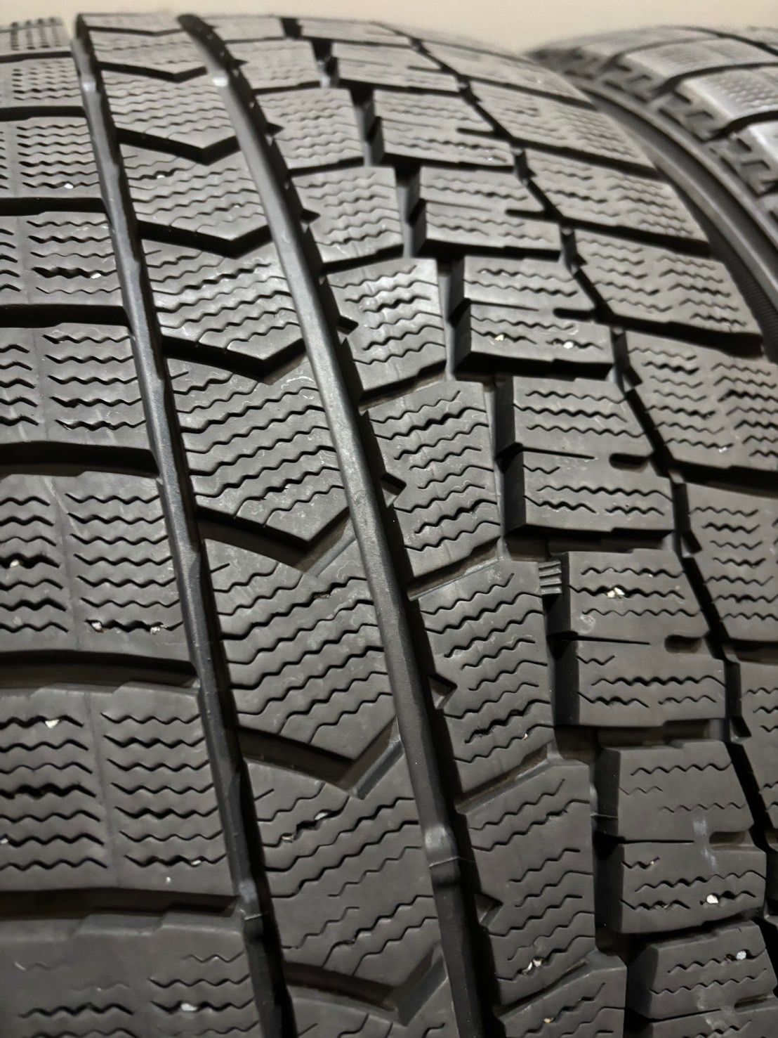  225 40 R 18 DUNLOP WINTER MAXX WM 02 19年製 スタッドレス 4本 ダンロップ ウィンターマックス プリウス カローラ 86 BRZ 南7 K 879 18インチ スタッドレス
