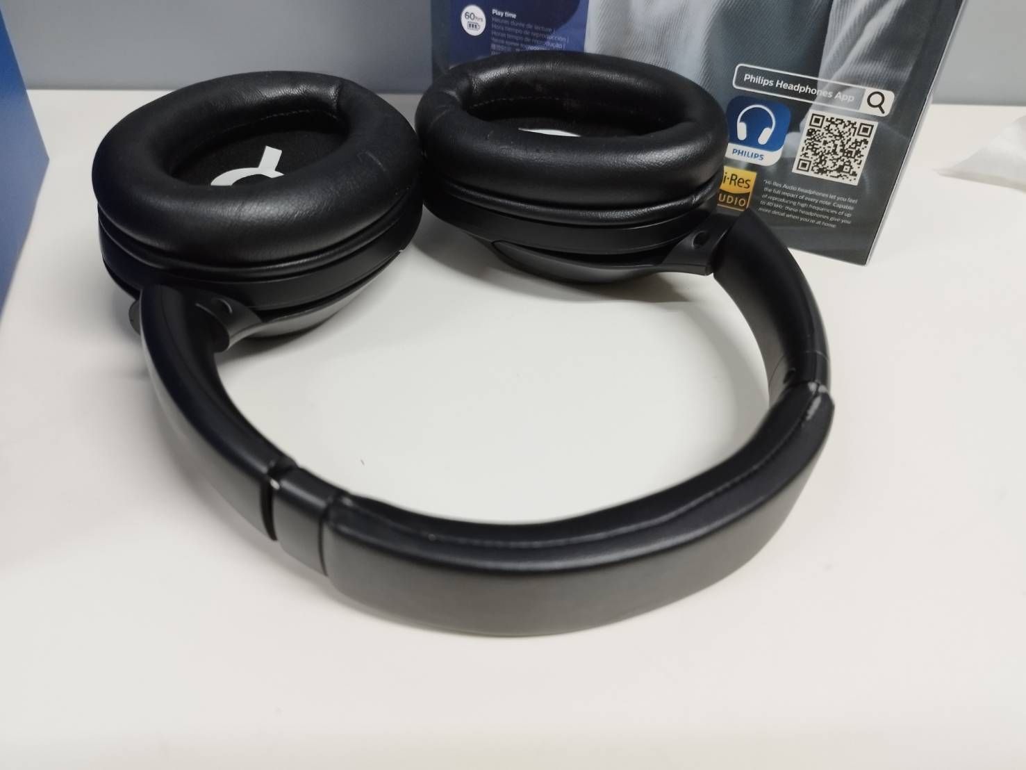 PHILIPS 8000 Series ワイヤレスヘッドセット 新品未開封 PHILIPS 8000