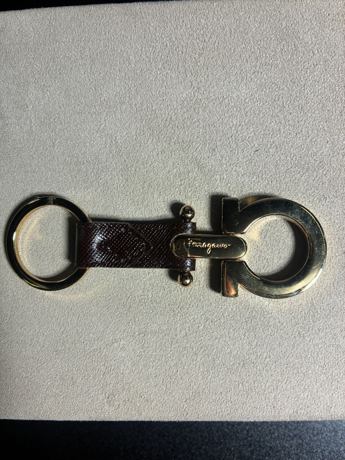 サルヴァトーレフェラガモ キーホルダー