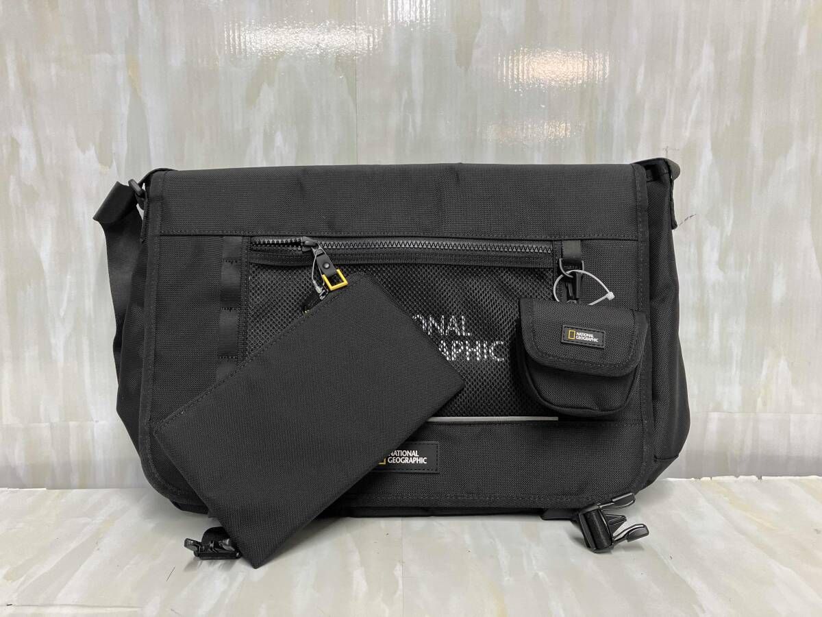 national geograhic ナショナルジオグラフィック ブラック ポーチ付き ショルダーバッグ 新品タグ付き