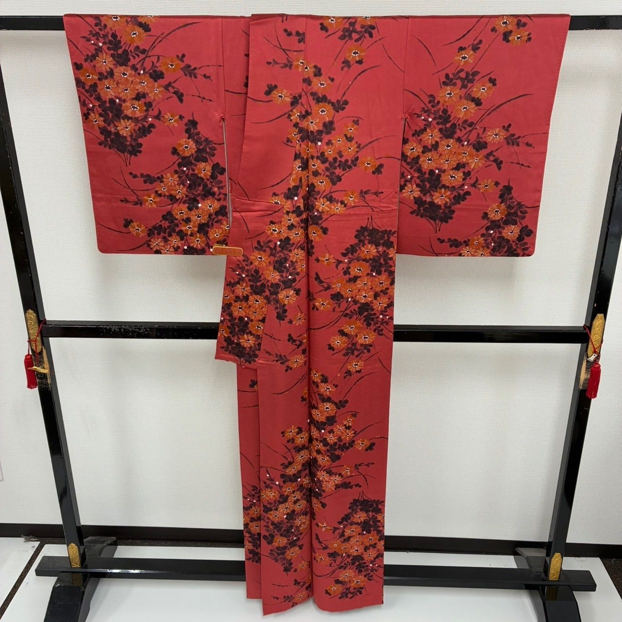 小紋　フルセット　着物　正絹　赤　エンジ　紬地　花　金　Ｈ9 小紋 花柄の可愛い染め 正絹 着物 MK-1517 - メルカリ