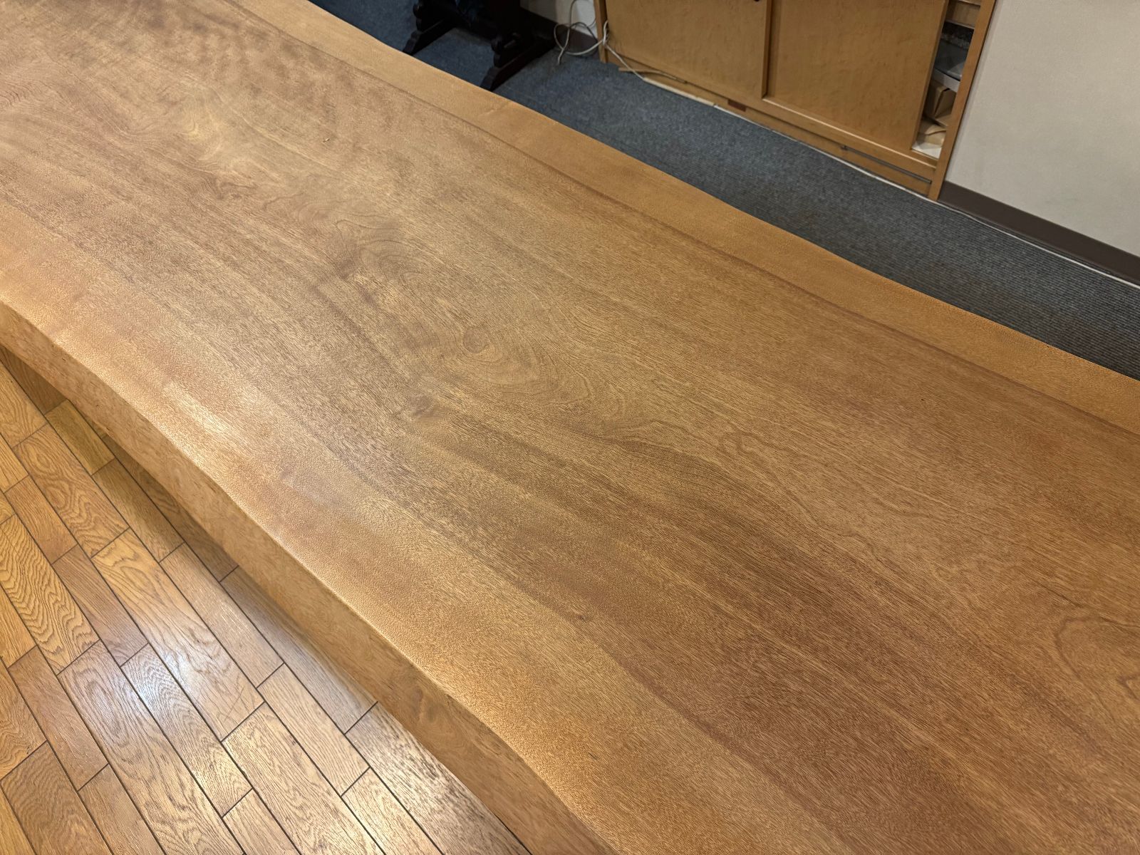全長420cm 厚さ8cm 一枚板 テーブル 机 ミズメの木 樺の木 水目 