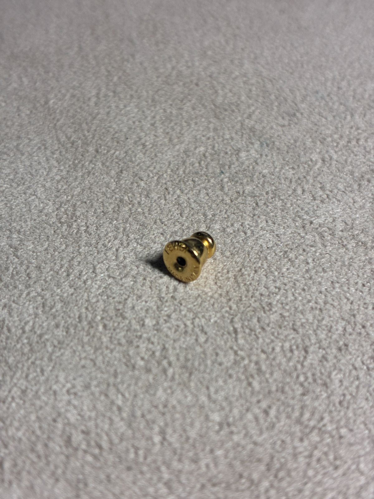 フェンディ ピアス