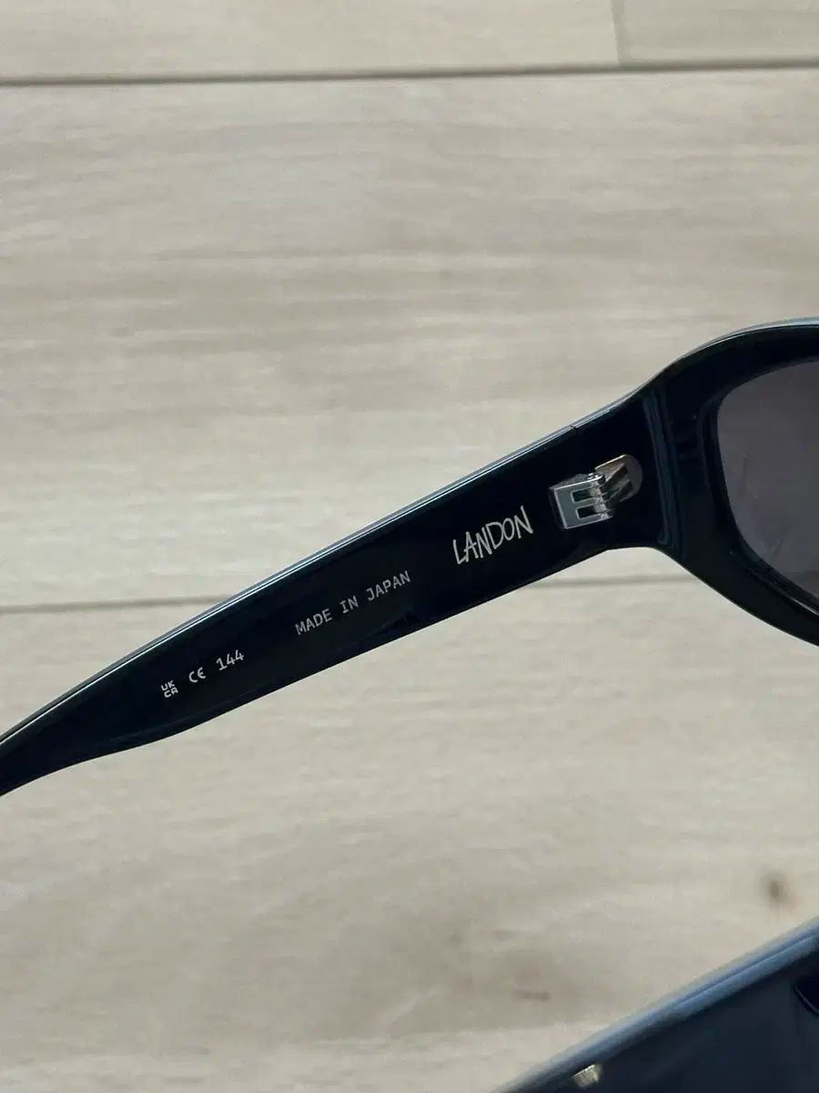 landon サングラス
