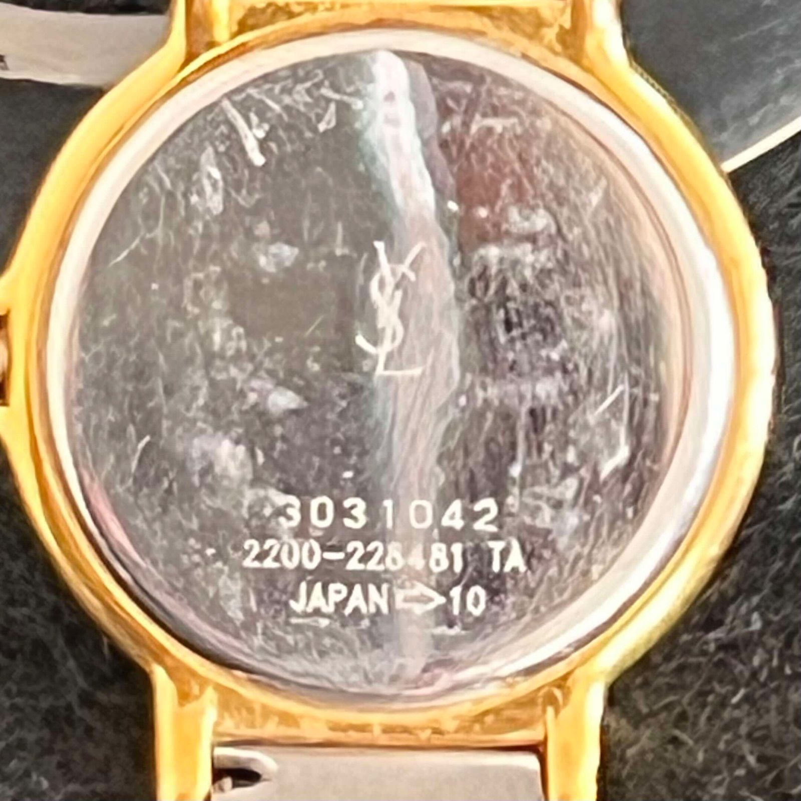 T 22 Yves Saint Laurent イヴ サンローラン 2200 228481 ホワイト文字盤 クォーツ アナログ レディース 腕時計
