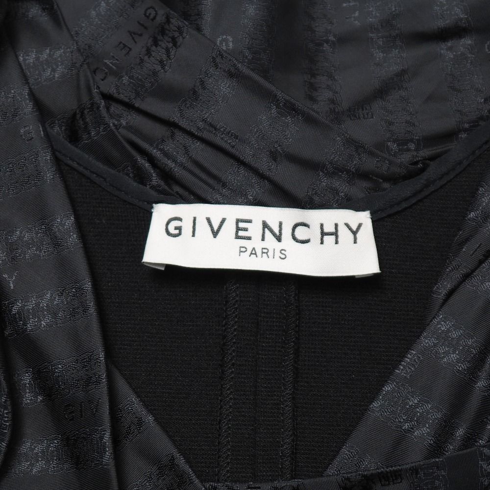 タイトワンピ―ス