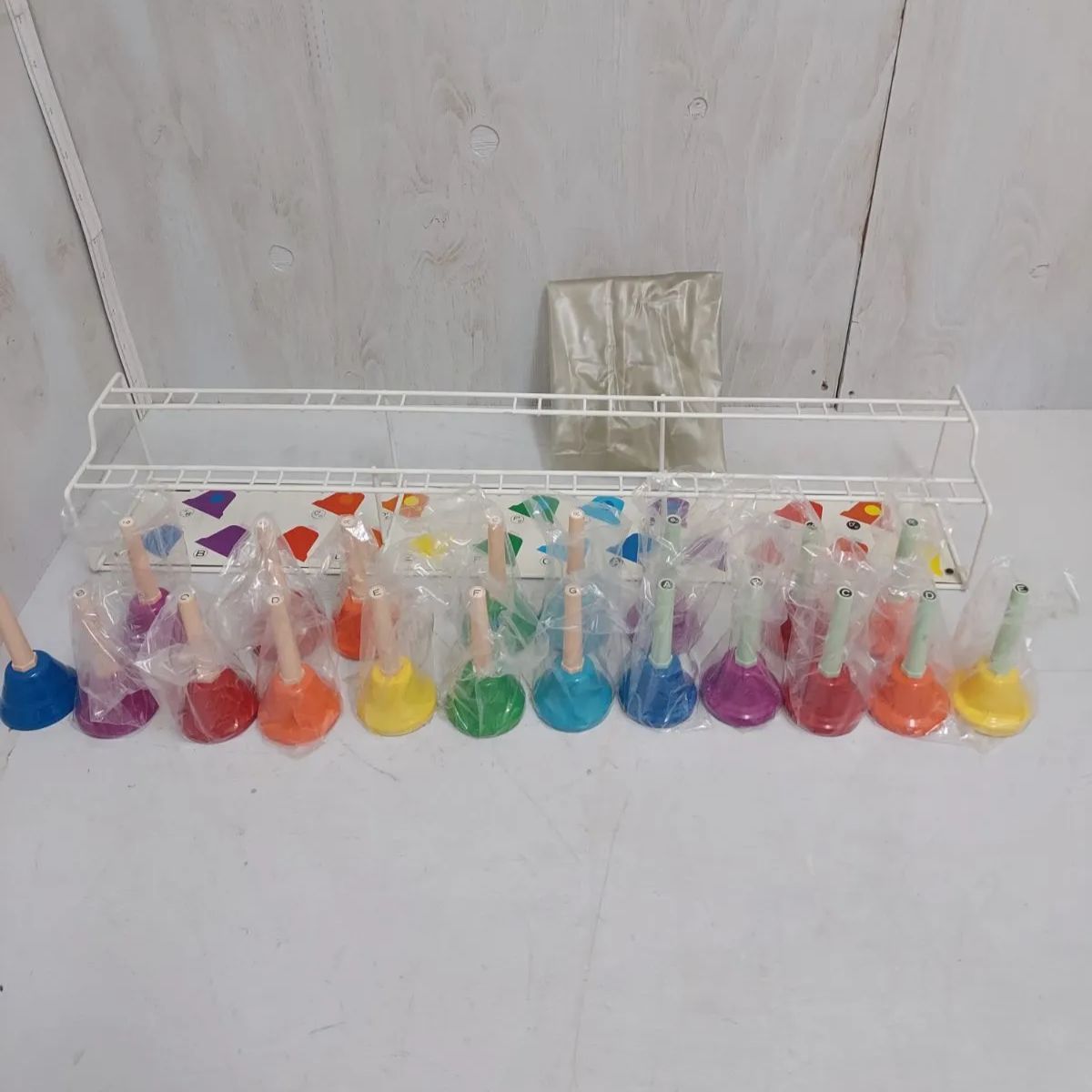 ウチダ ハンドベル 20音 ミュージックベル MB C スタンド付き カバー付き 内田洋行