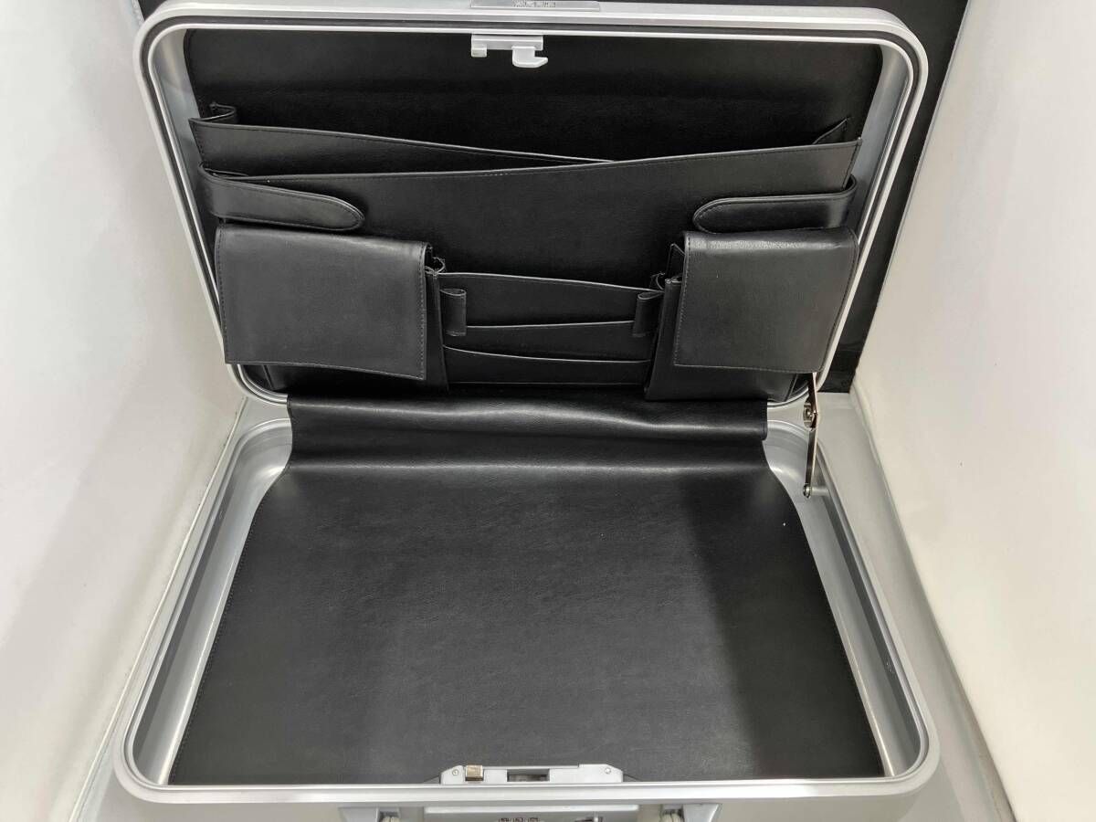 HALLBURTON アタッシュケース