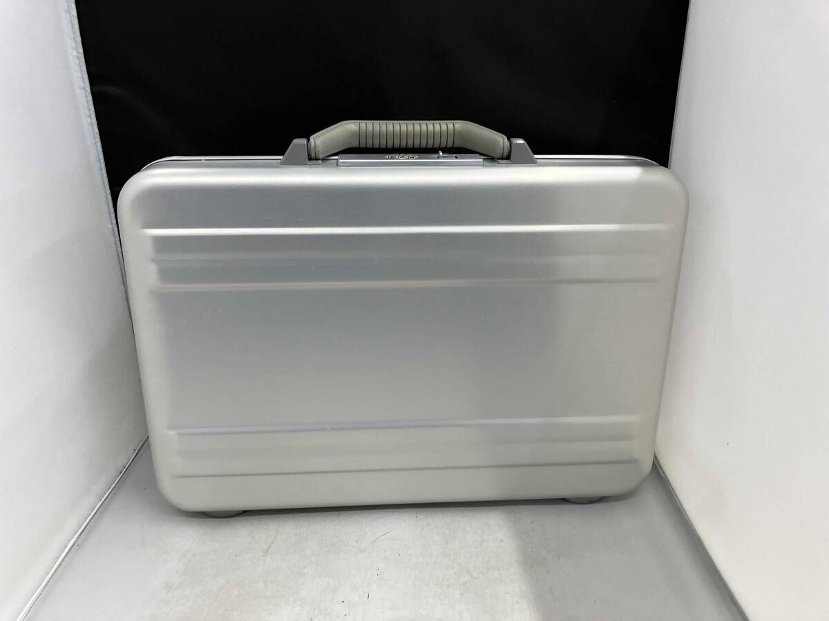 ZERO HALLBURTON アタッシュケース アルミケース ゼロハリバートン シルバー 内側レザー
