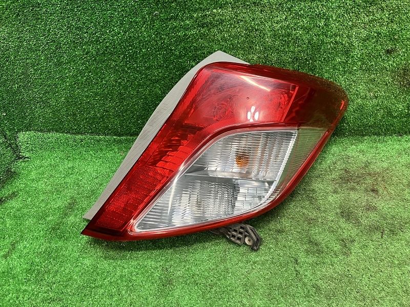 ヴィッツ KSP130 右テールランプ トヨタ 純正 コイト 52-273 パーツ