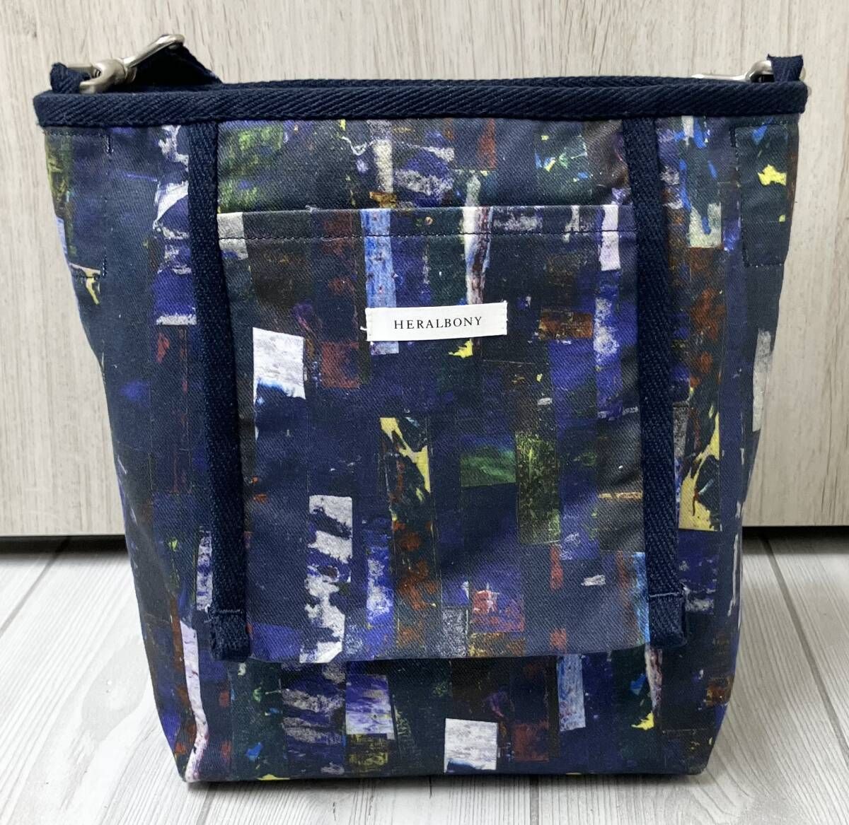 希少 ヘラルボニー ベルメゾン コラボ ショルダーバッグ HERALBONY ヘラルボニー ショルダーバッグ ネイビー 総柄 - メルカリ