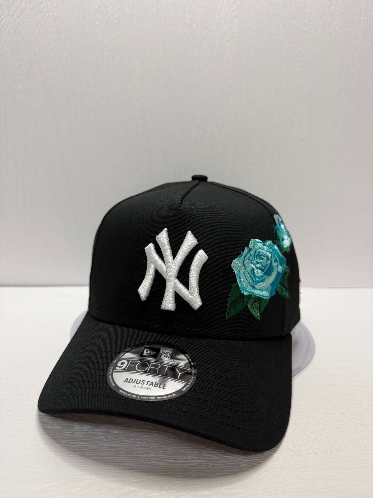 Newera ニューヨークヤンキース ローズ刺繍 9 forty A-FRAME スナップバックキャップ ブラック