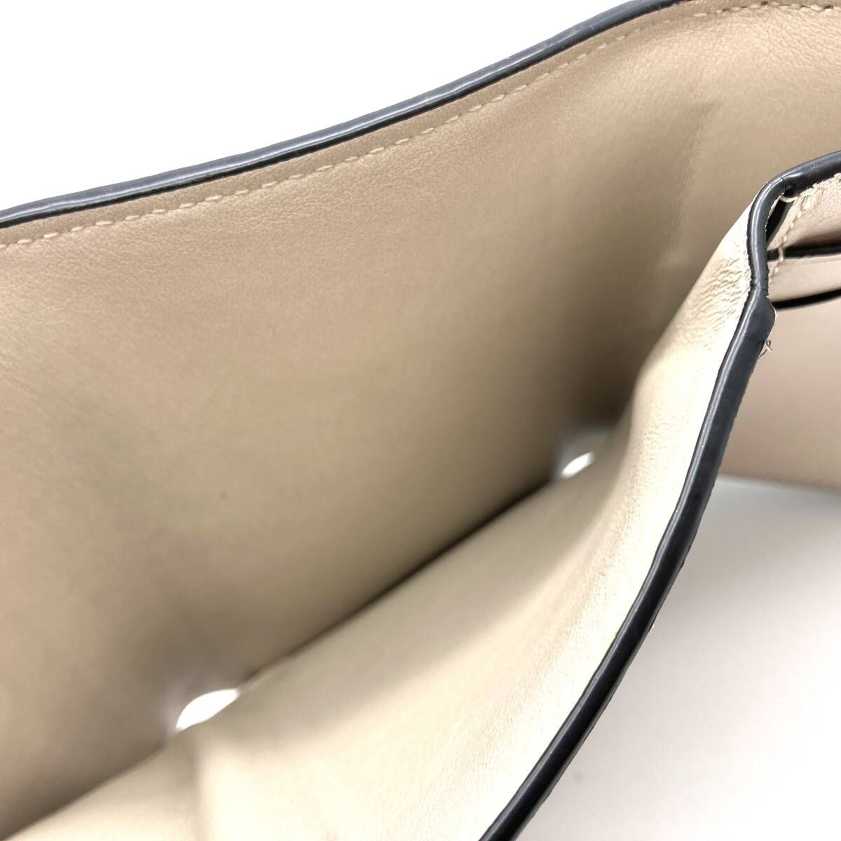 ロエベ 3つ折り財布