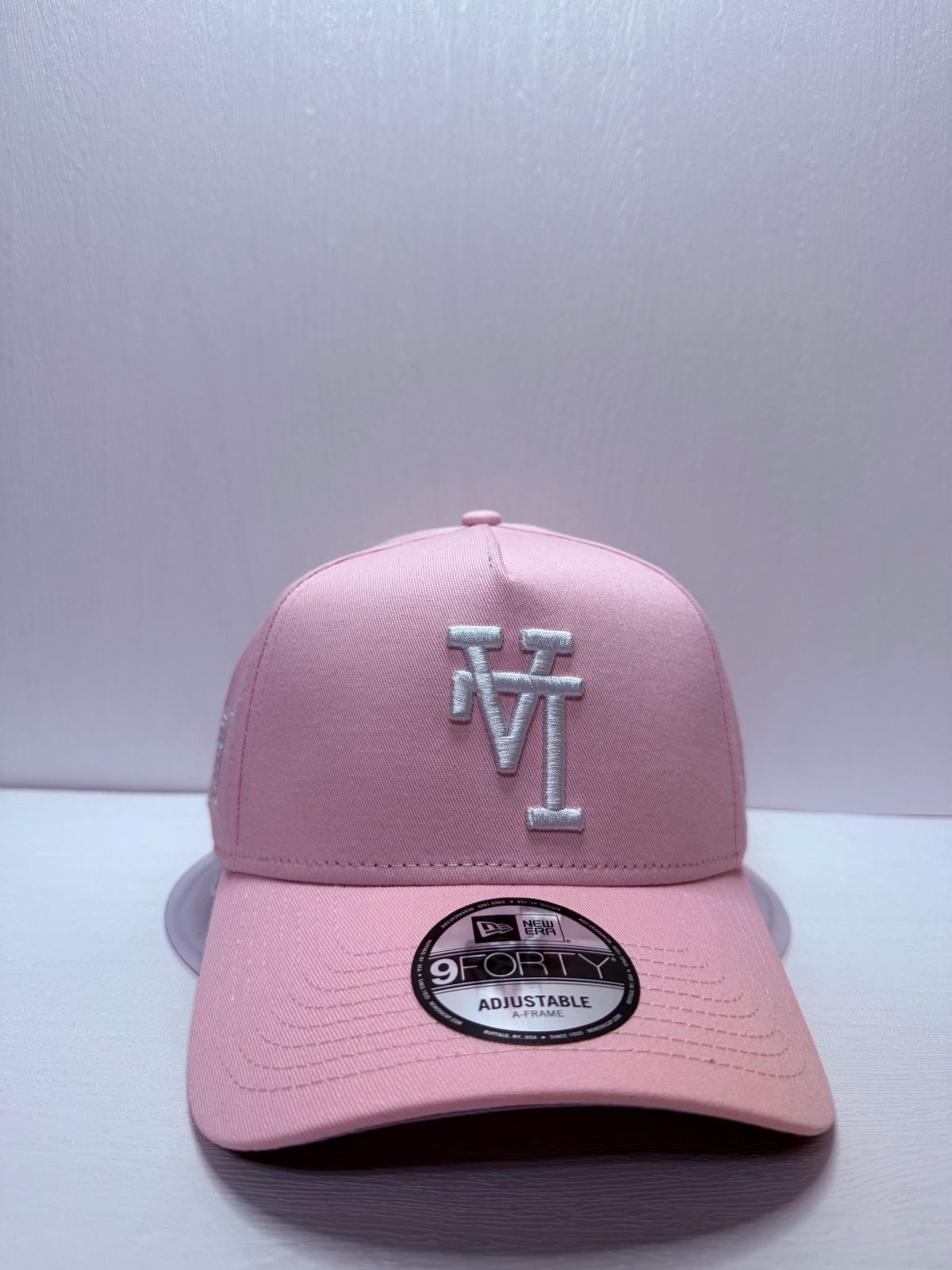 Newera ロサンゼルスドジャース ワールドシリーズチャンピオンズ2025 リバースロゴ 9 forty A-FRAME スナップバックキャップ ピンク