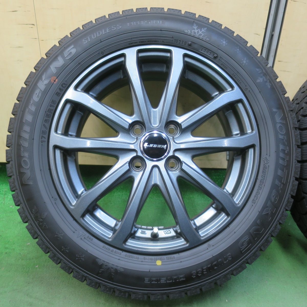 超バリ溝 22年 キレイ ほぼ10分 スタッドレス 175 65 R 15 オートバックス ノーストレック N 5 LEBEN レーベン 15インチ PCD 100 4 H 5112105イス