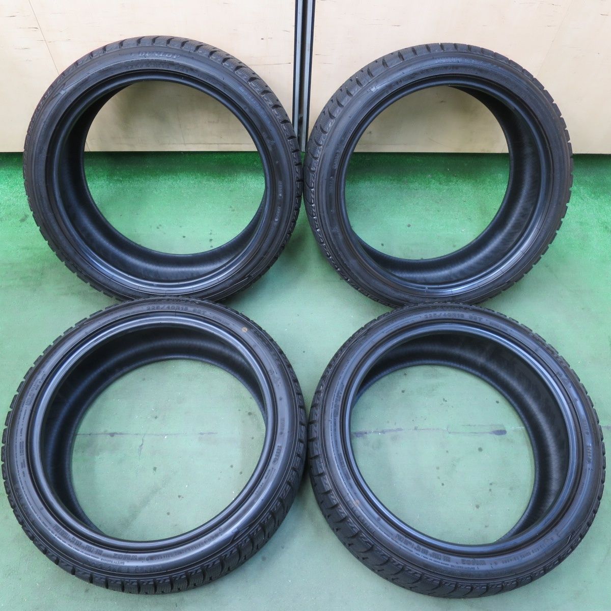 超バリ溝 24年 ほぼ10分 スタッドレス 225 40 R 18 ダンロップ ウインターマックス WM 02 18インチ インプレッサ プリウス カローラツーリング 86 BRZ 等 5112111イスタ