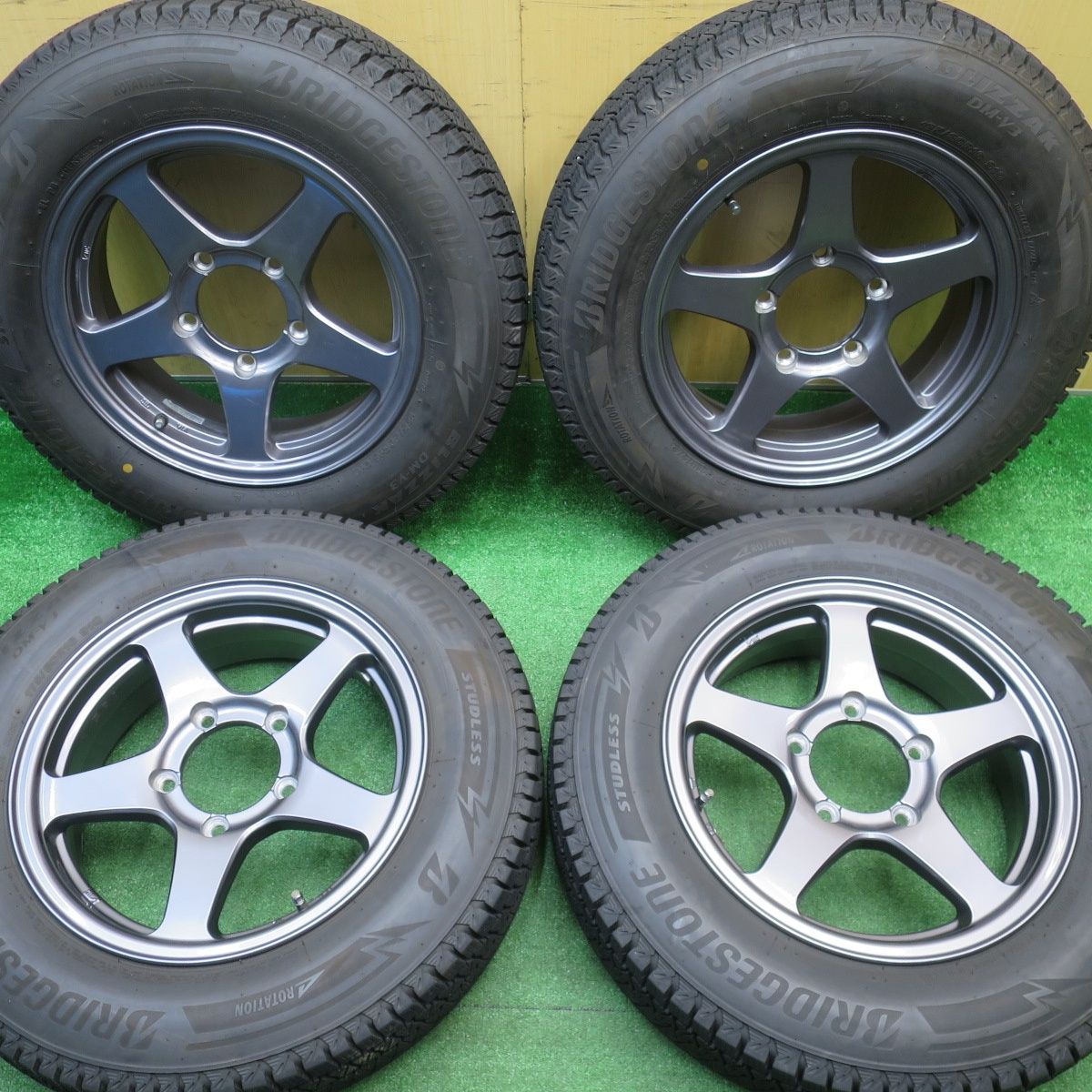 バリ溝 24年 キレイ 9分 ジムニー 等 175 80 R 16 スタッドレス ブリヂストン ブリザック DM V 3 MANARAY マナレイ 16インチ PCD 139 7 5 H ス