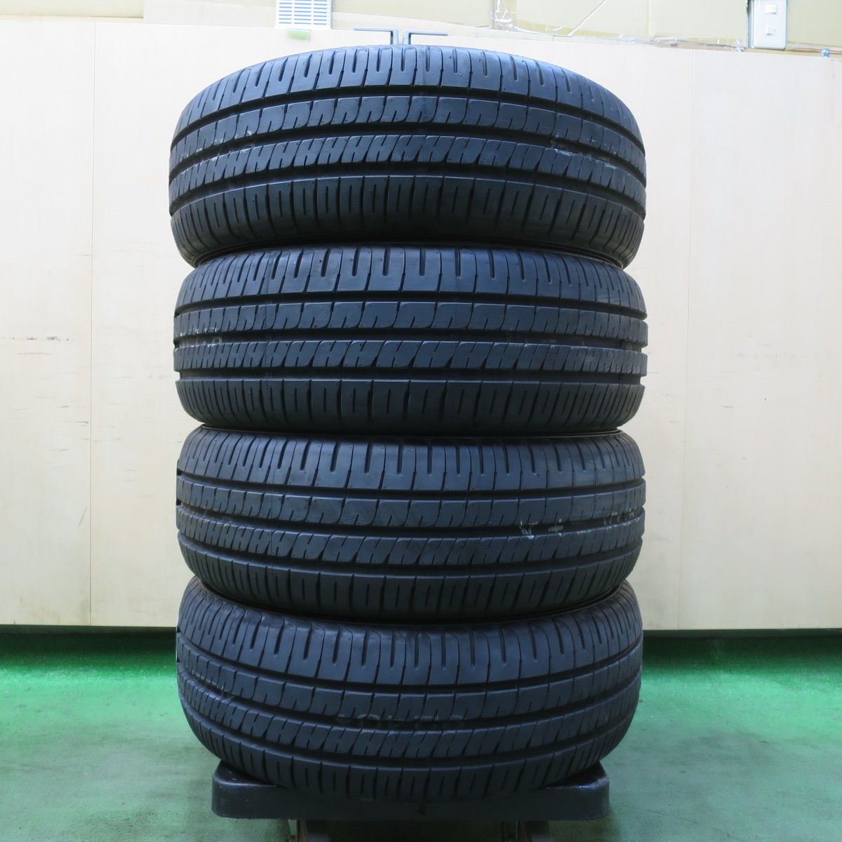 21年 205 55 R 16 ダンロップ エナセーブ EC 204 タイヤ 16インチ プリウス ウィッシュ レガシィ ノア ヴォクシー インプレッサ 等 5112114イノタ