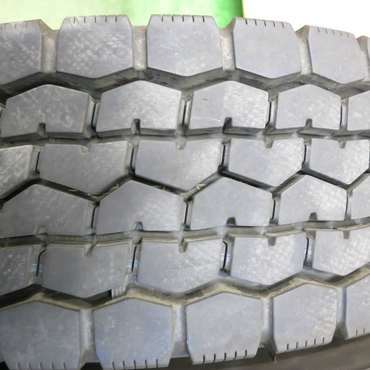 バリ溝！25年！9分！2本☆トラック タイヤ 225/80R17.5 123/122L