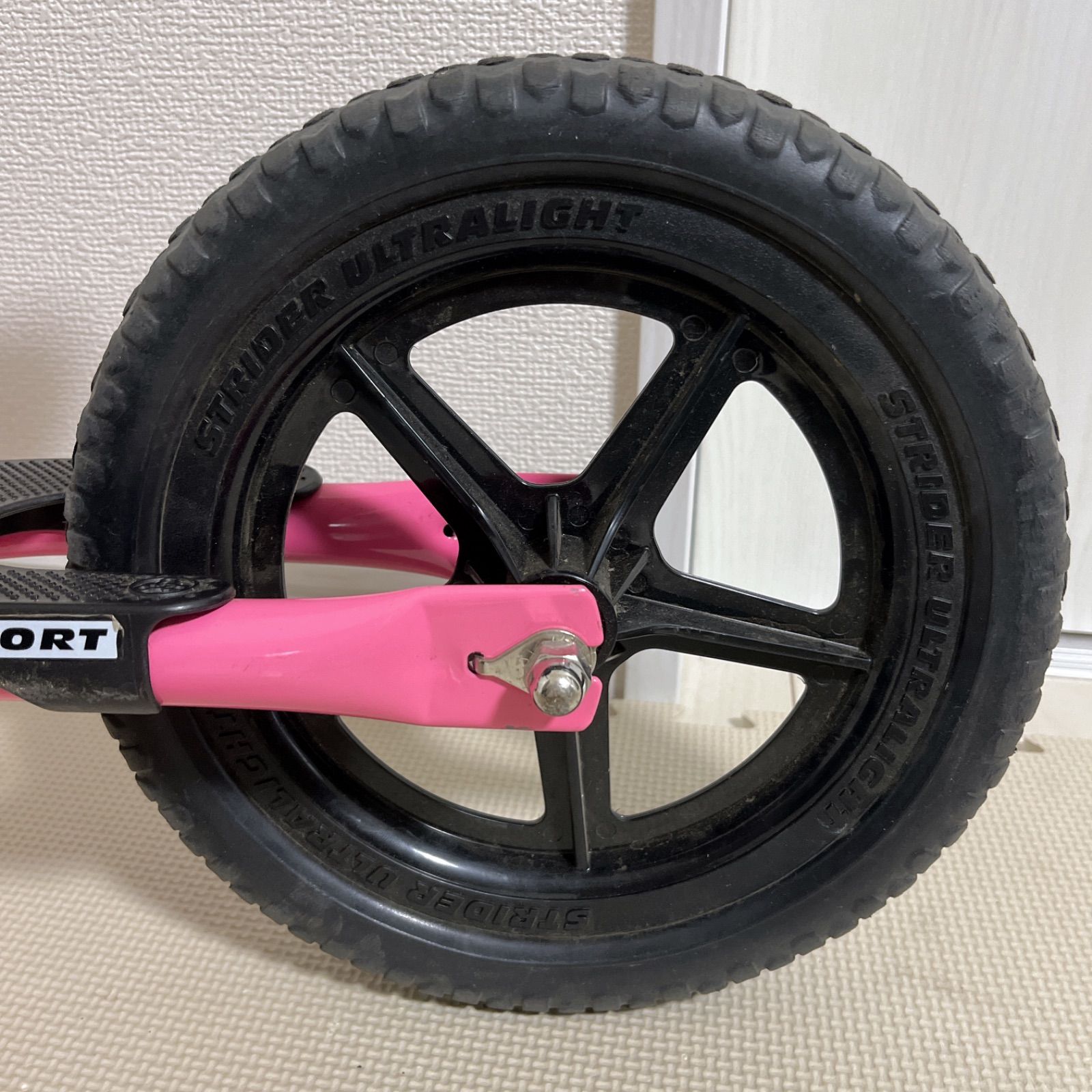 美品】日本正規品 ストライダー STRIDER 配送 SPORT ピンク 12インチ