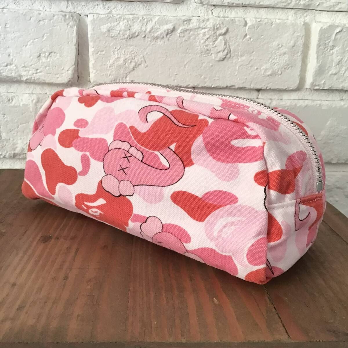 ☆激レア☆ KAWS × BAPE BENDY ABC CAMO PINK ポーチ a bathing ape 