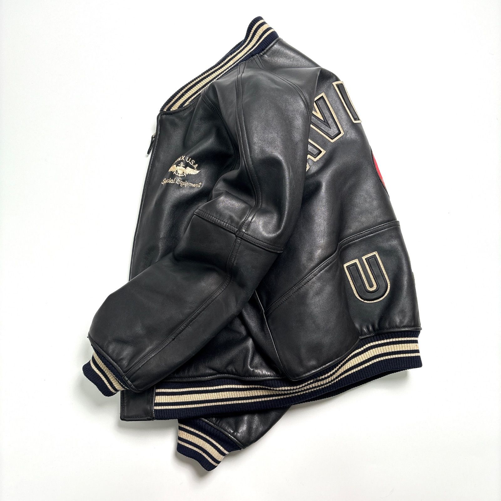 牛革】AVIREX レザージャケット 黒 L スタジャン 本革 アーチロゴ
