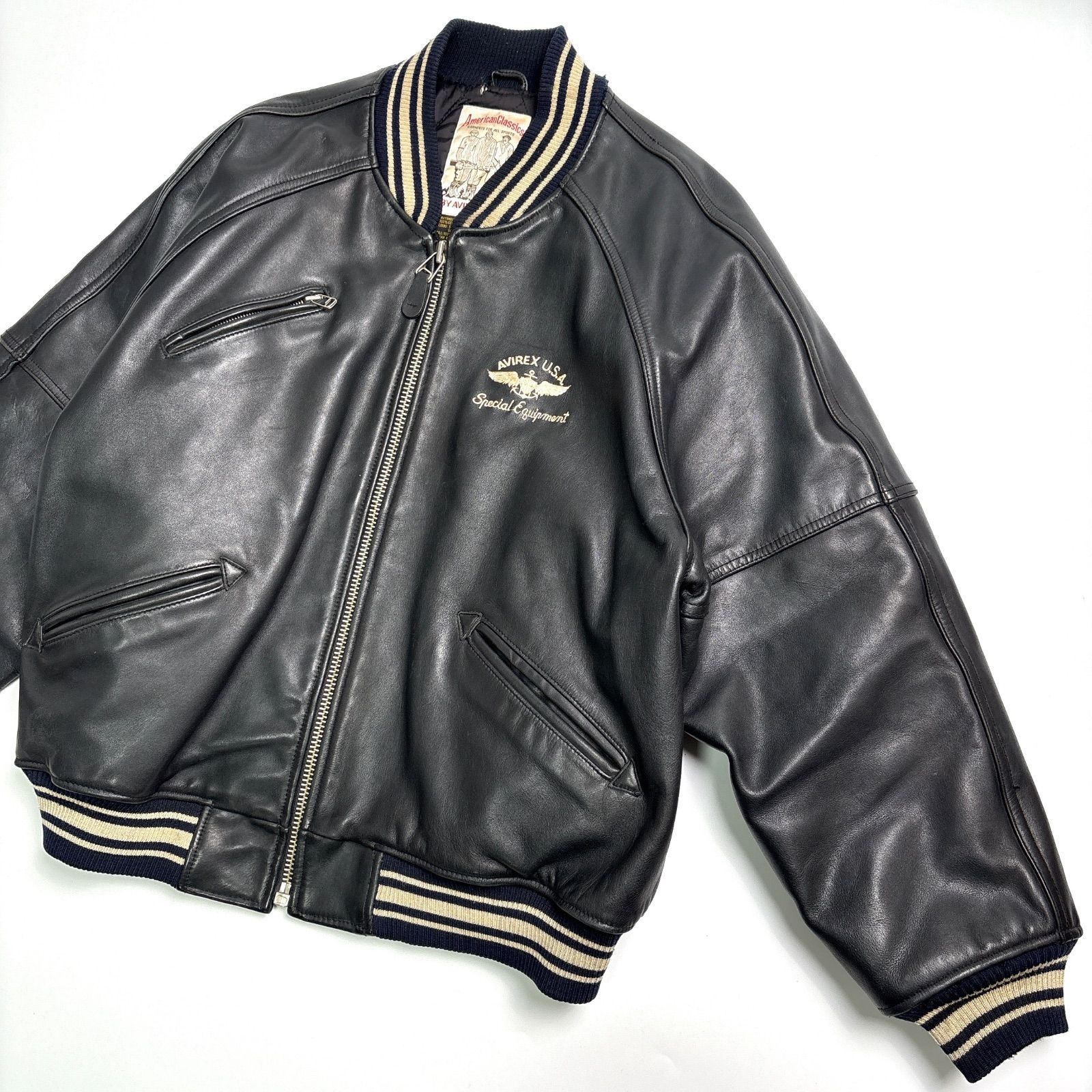牛革】AVIREX レザージャケット 黒 L スタジャン 本革 アーチロゴ