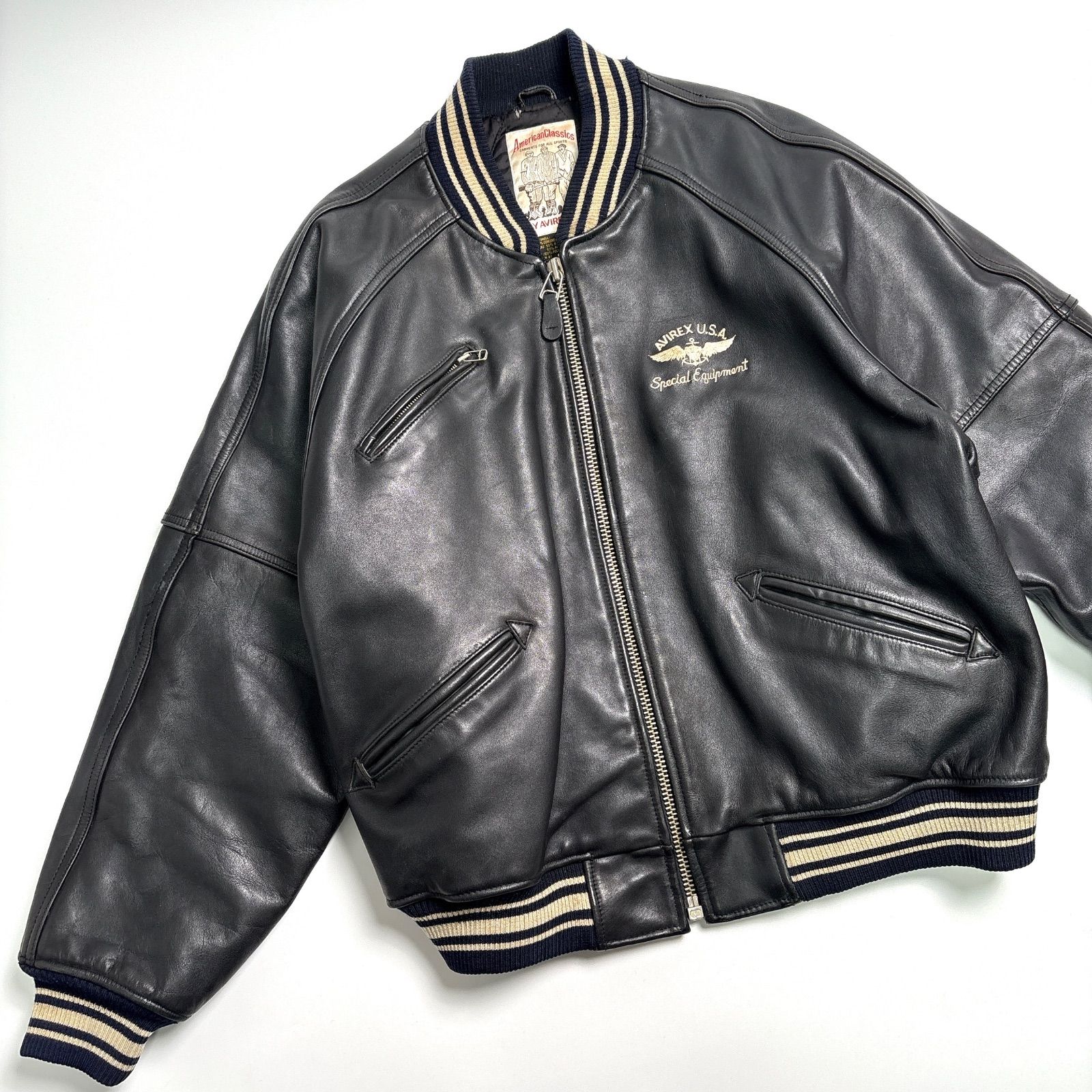 牛革】AVIREX レザージャケット 黒 L スタジャン 本革 アーチロゴ
