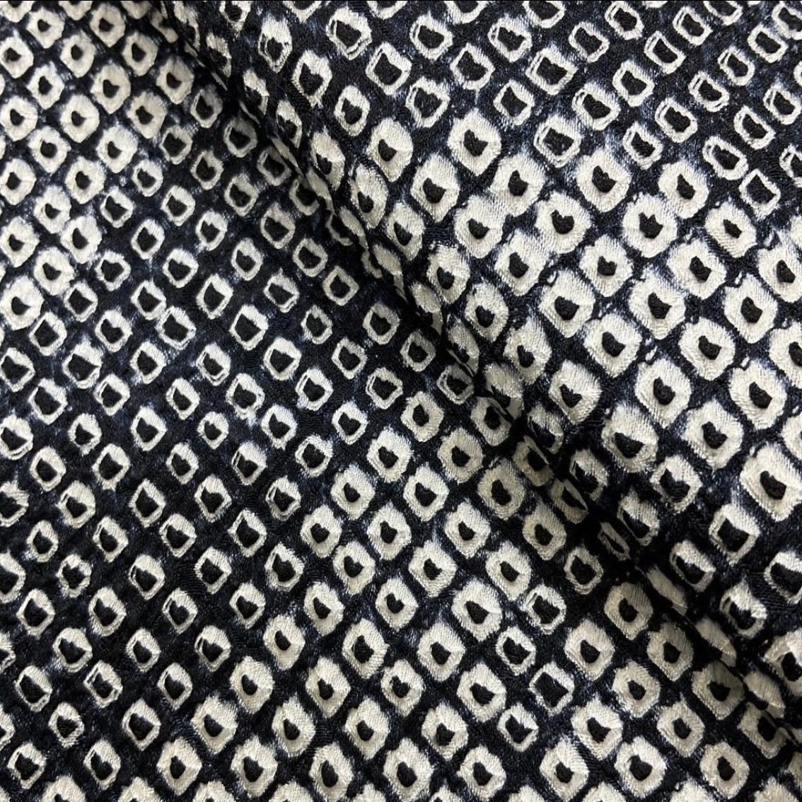 Kimono one kimonoarisa 厳選 同然 袷 センスの良い総手絞りの小紋 広衿 正絹 仕付け糸付き パールトーン 裄長 ロング 裄68.5肩丈161.5 着物帯小紋普段着名古屋帯洒落袋帯半幅帯