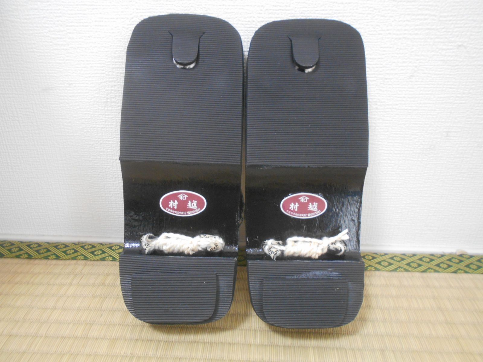  雪下草 桐下駄 オリジナル 鎌倉彫右近 鷹の絵柄 印伝風漆の鼻緒 23 5 25 cm 下駄 和装履物