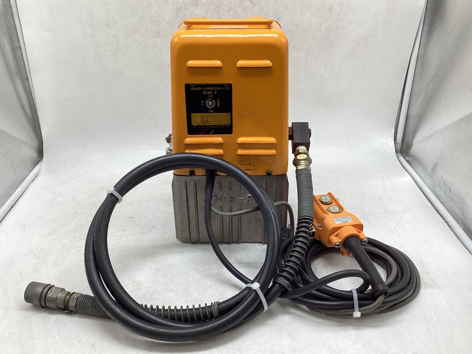 品 IZUMI 泉精機 電動油圧ポンプ R 14 E-F エコツール豊田インター店 M 02