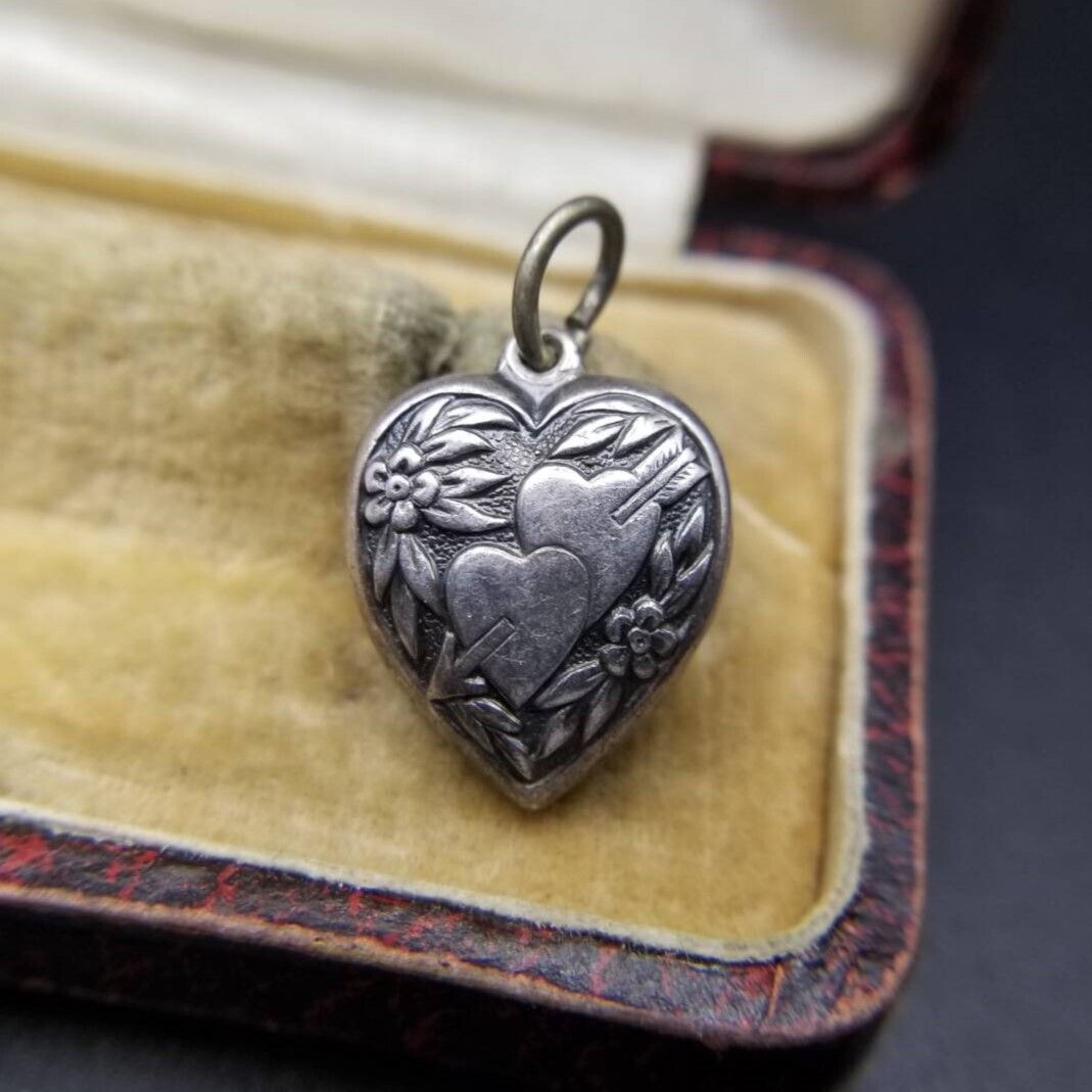 ヴィンテージ パフィーハート 矢の刺さったダブルハート 925 シルバー
