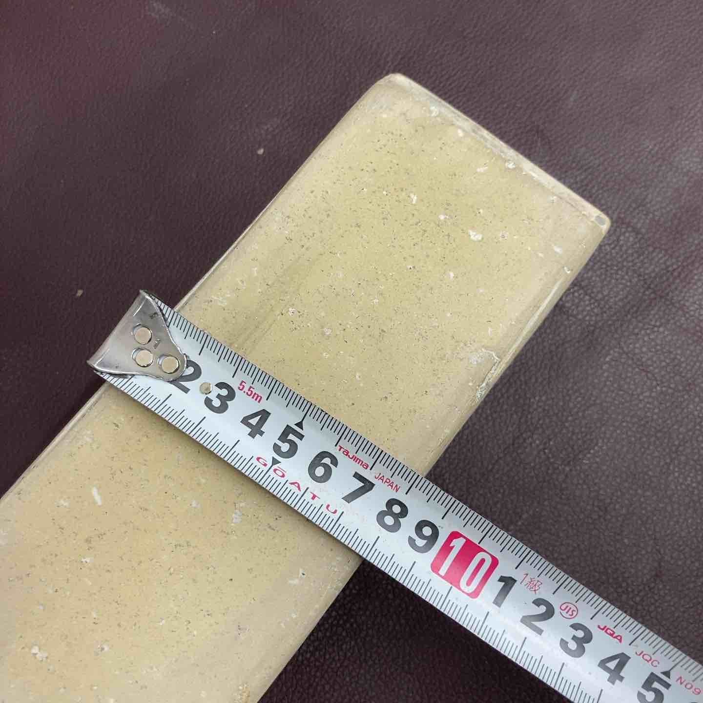 長さ約210ｘ幅約80ｘ高さ約70 番手細かめ