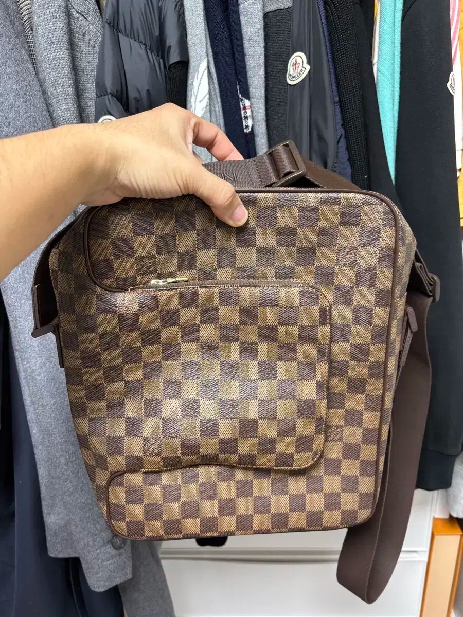 ルイヴィトン ダミエ オール 丸のまま 男 クロスバック