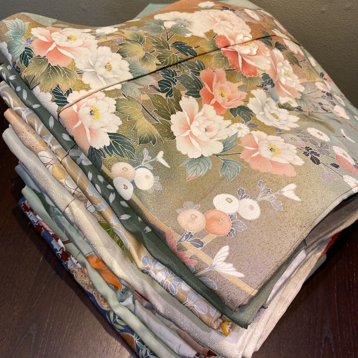 まとめ売り】正絹訪問着14枚 リメイク素材 ハンドメイド向け - メルカリ